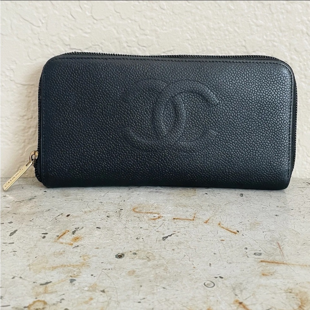 CHANEL Vintage Black Caviar Wallet
